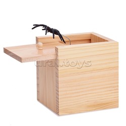 Веселая игра "Паучок в коробке"