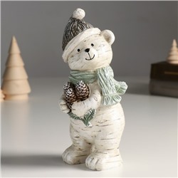 Фигурка полистоун «Медвежонок в шапке и шарфе с охапкой шишек», 7.5×9.5×18.5 см