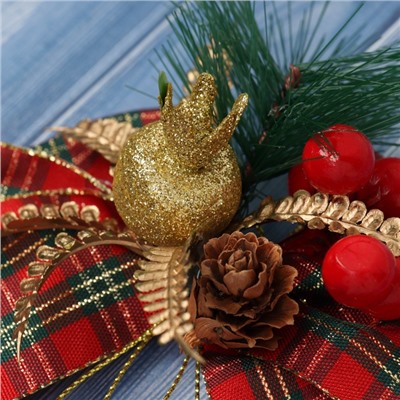 Ёлочная игрушка «Зимнее волшебство. Новогодний стиль» пластик, бант клетка ягоды, 14×11 см, красный