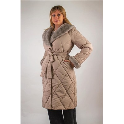 Стеганое пальто с меховой отделкой арт. 23153 (Бежевый)