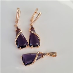 Комплект ювелирной бижутерии коллекция "Дубай" серьги и кулон, покрытие позолота, вставка: фианиты, цвет: фиолетовый, арт.414.047