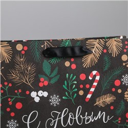 Пакет подарочный новогодний крафтовый «Еловый лес», ML 23×27×11.5 см