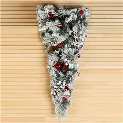 Искусственная ёлка настенная «Зимнее волшебство. Уютная сказка», заснеженная, 67 см, ПВХ ветки отгибаются