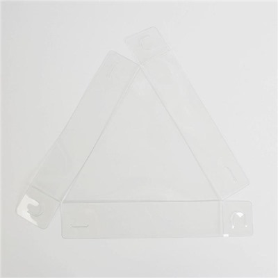 Коробка для кондитерских изделий новогодняя с пластиковой крышкой Friends, 18×18×4 см