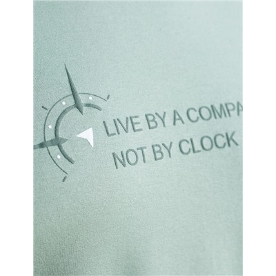 Футболка полуприлегающего кроя с принтом из премиального хлопка