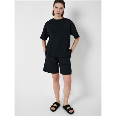 Комплект трикотажный для женщин: фуфайка (футболка), шорты