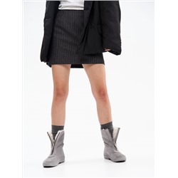 Ботинки женские серые замшевые на молнии, литая подошва