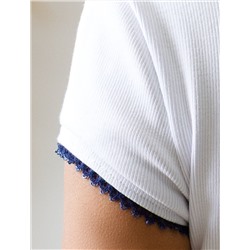 Футболка с фигурным вырезом каре из эластичного трикотажа кашкорсе