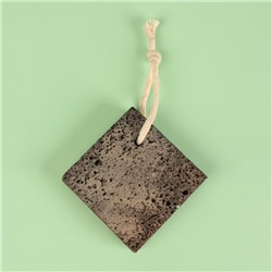 Натуральная пемза для педикюра, с подвесом, 8×8 см, в коробке, коричневая