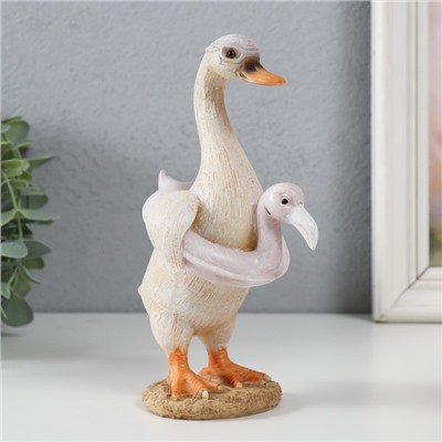 Фигурка полистоун «Гусь в надувном круге: фламинго», 10.5×7.5×16.5 см