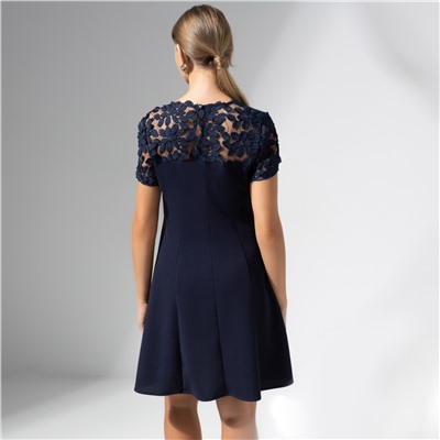 Платье приталенное с кружевом, Моментальное преображение