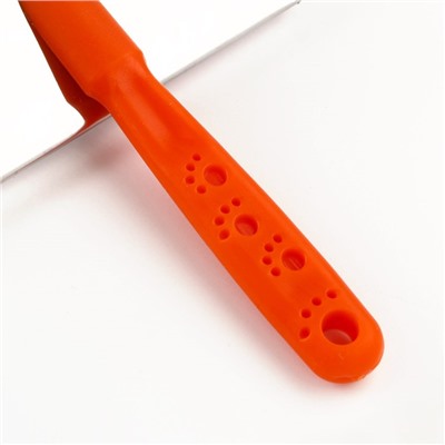 Пуходерка «Лапки» большая с каплями, 12×13 см, оранжевая