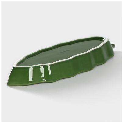 Блюдо сервировочное Доляна «Лист», 25×9×2.8 см, цвет зелёный