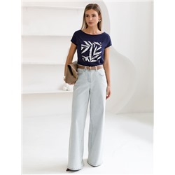 Нарядная футболка с серебристым принтом