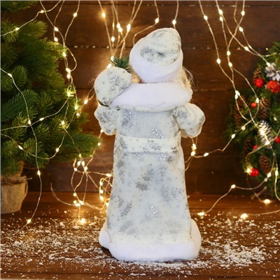 Дед Мороз под ёлку «Зимнее волшебство. Новогодняя игрушка» двигается, с подсветкой, 38 см