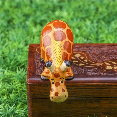 Сувенир «Жираф Стёпа подглядывает», 11×8×4.5 см, дерево