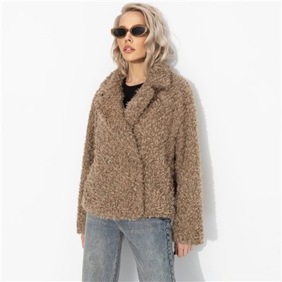 Полупальто с акцентным подкладом, Слишком заметна