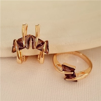 Комплект ювелирной бижутерии коллекция "Дубай" серьги и кольцо 18 р, покрытие позолота, вставка: фианиты, цвет: фиолетовый, арт.314.999-18