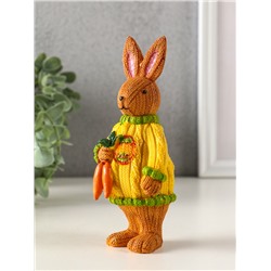 Фигурка полистоун «Заяц в вязанном свитере с охапкой моркови», 6.5×6.5×15.5 см