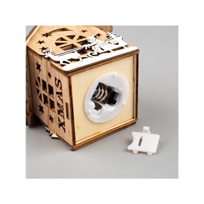 Ёлочная игрушка «Домик с Дедом Морозом на санках», 8×7×5.5 см, от батареек, свечение тёплое белое