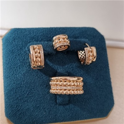 Комплект ювелирной бижутерии коллекция "Дубай" серьги, кулон и кольцо 17 р, покрытие позолота, вставка: цирконы, цвет: прозрачный, арт.313.437-17