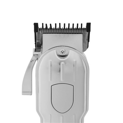 Машинка для стрижки LTRI-22, 2.5 Вт, 4 насадки, 1.5/3/4.5/6 мм, USB, серебристая