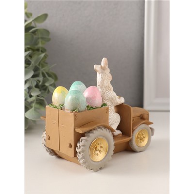 Фигурка полистоун «Заяц-тракторист с пасхальными яичками в кузове», 11.5×6.5×12 см