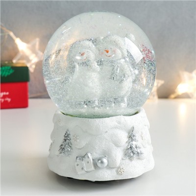 Снежный шар новогодний стеклянный «Снеговики с коньками», белый с серебром, музыкальный, 11.5×11.5×14 см