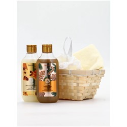 Подарочный набор новогодний в деревянной корзине: гель для душа, пена для ванны и полотенце, аромат тыквенный пирог и ванильный пряник, URAL LAB