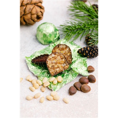 Кедровый грильяж с сосновой шишкой / шоу-бокс / 540 г / ТМ Сибирский кедр