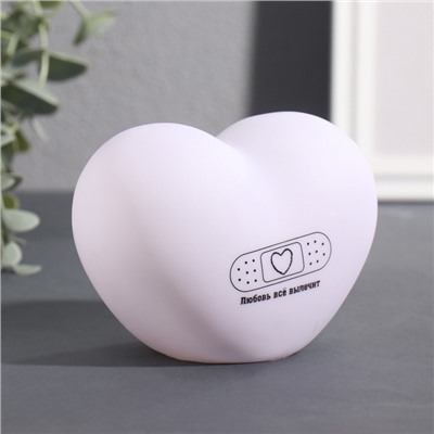 Фигурка светящаяся RISALUX «Сердце. Пластырь», LED-ночник, 3хLR44, 8×11×7 см
