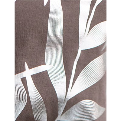 Нарядная футболка с серебристым принтом