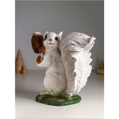 Фигурка полистоун «Белка с шишкой», с глиттером, 26×28 см