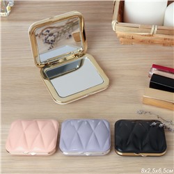 Зеркало карманное 6х8 см / B-11 /уп 12/288/ пластик