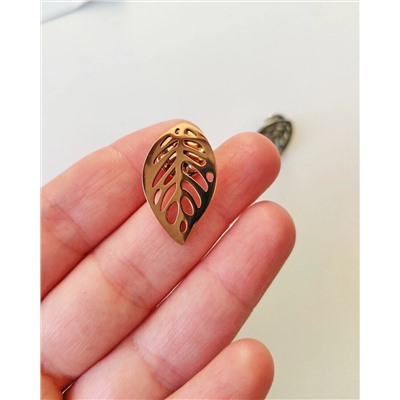 Брошь из стали