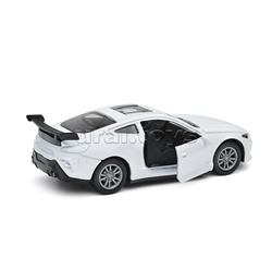 Белая инерционная машинка со спойлером die-cast,1:32, открывающиеся двери