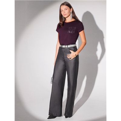 Нарядная футболка с блестящим принтом