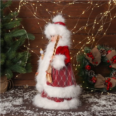 Снегурочка под ёлку «Зимнее волшебство. В пушистой шубке, с фонариком» двигается, с подсветкой, 40 см, красный