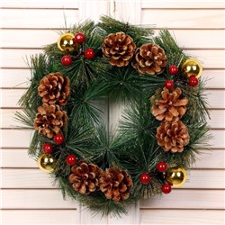 Венок новогодний d=25 см «Зимнее волшебство. Золотистые шишки и ягоды», с шишками и ягодами