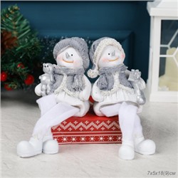 Фигурка висячие ножки Снеговик 9 см / 2133-1 /уп 2/240/Новый год