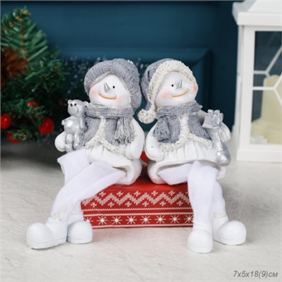 Фигурка висячие ножки Снеговик 9 см / 2133-1 /уп 2/240/Новый год