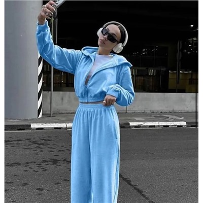 Спортивный костюм #22915638