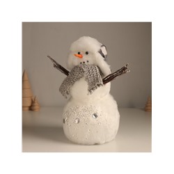 Фигурка «Снеговик в шапке-ушанке и шарфике», 16×13×24 см