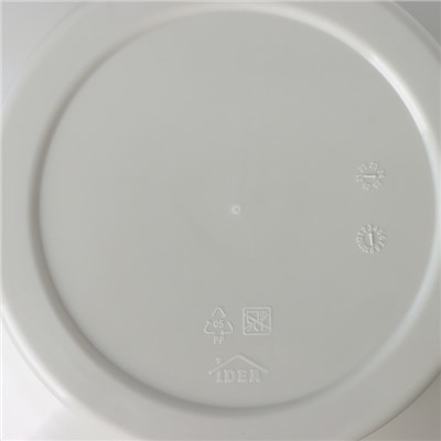 Кашпо для цветов на ножках «Флориан», 5.5 л (4.2 л), d=25 см, h=18.5 см, со вставкой, белый ротанг