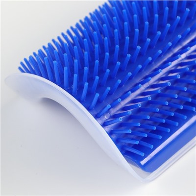 Массажёр - чесалка на угол, размер S, 13.5×9×5 см, с кошачьей мятой, синий