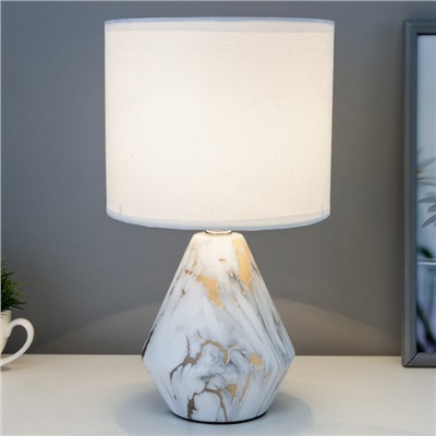 Лампа настольная «Ильмрамор» 1хЕ14 40 Вт бежевый 17.5×17.5×30.5 см RISALUX