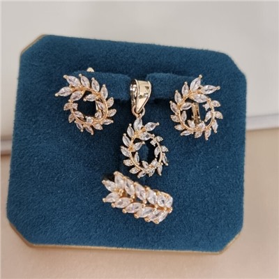 Комплект ювелирной бижутерии коллекция "Дубай" в форме веточки серьги, кулон и кольцо 19 р, покрытие позолота, вставка: фианиты, цвет: прозрачный, арт.217.508-19