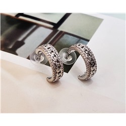 Серьги стильные