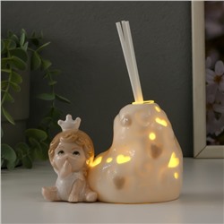 Фигурка светящаяся с аромадиффузором для эфирных масел »Малыш-ангелок в короне», керамика, 6.5×11×8 см