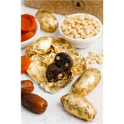 Фрутодень с кедровыми орехами Ассорти / финик,чернослив,курага / шоу-бокс / 640г / ТМ Сибирский кедр